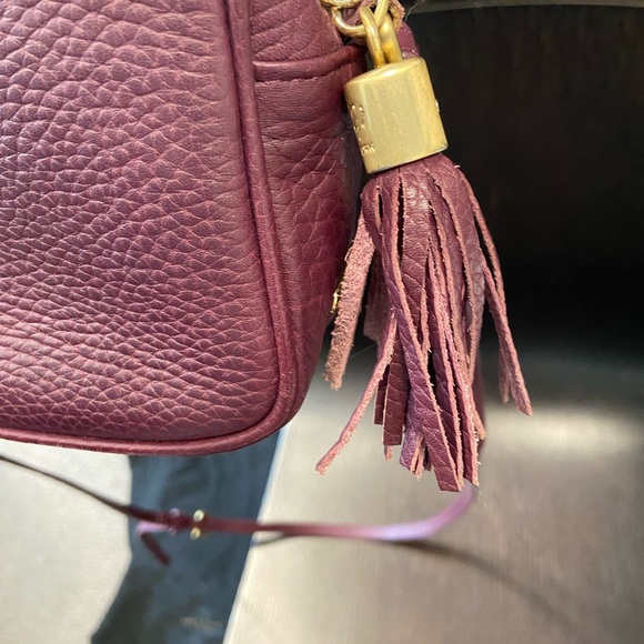 Gigi New York Crossbody Camera Bag Pebbled Leather Plum - Picture 4 of 8